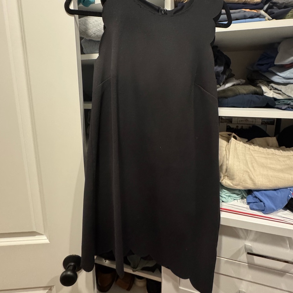 JCrew scallop dress. Black size 8